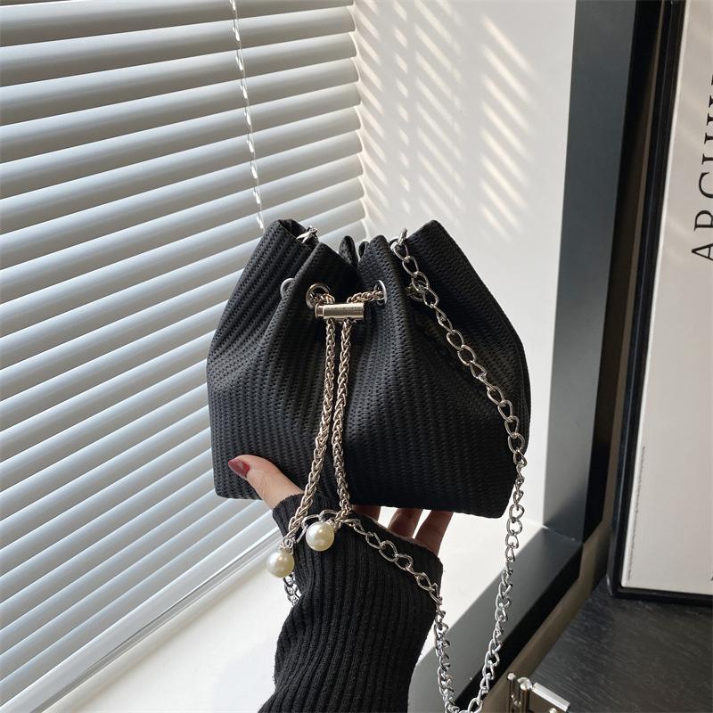 Summer new popular solid color casual versatile chain shoulder messenger bag bucket tote bag women's bag