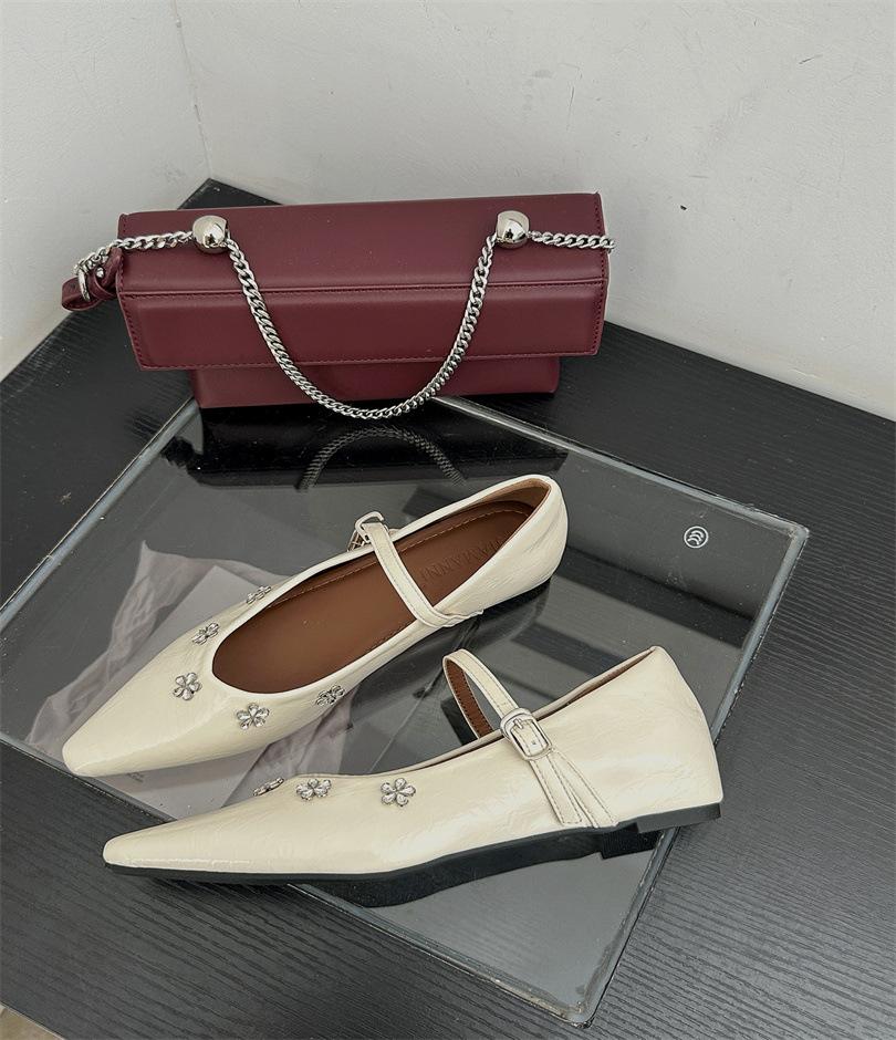 

Inner height increase French rhinestone word belt Mary Jane shoes women s 2025 summer new shallow single shoes flat shoes small leather shoes 40