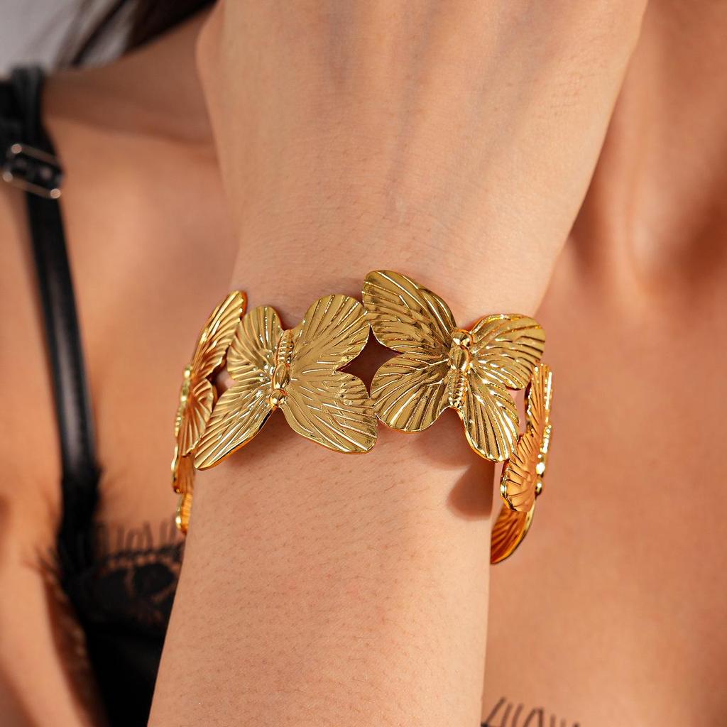 Edelstahl Schmetterling Offener Armreif: Vielseitiges Mode-Armband für Damen
