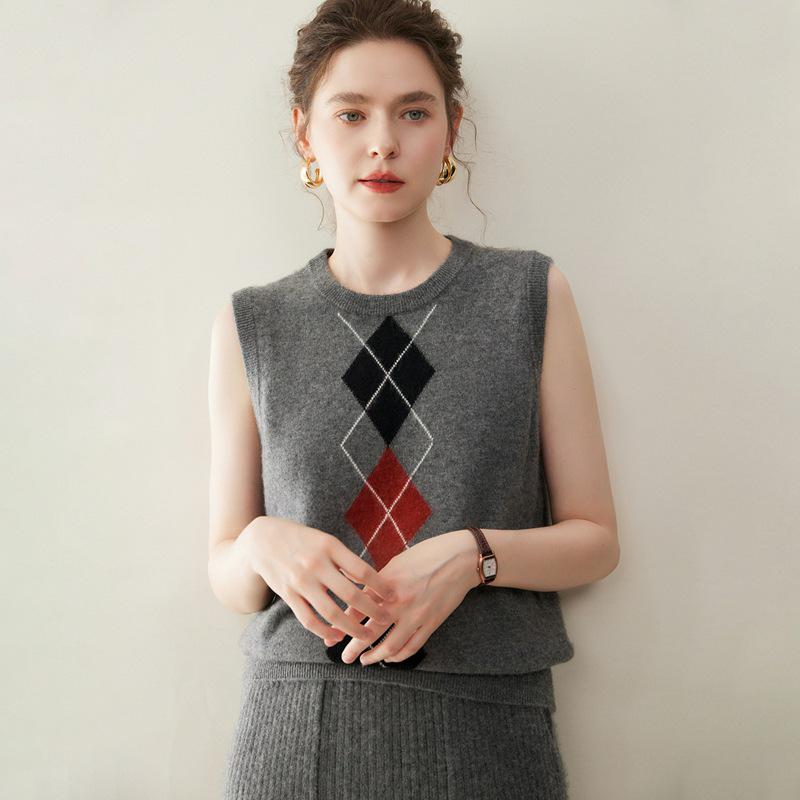 Women's Knitted Cashmere Diamond Pattern Sleeveless Vest - Autumn Winter Loose Fit Shawl Style Wool Outerwear.