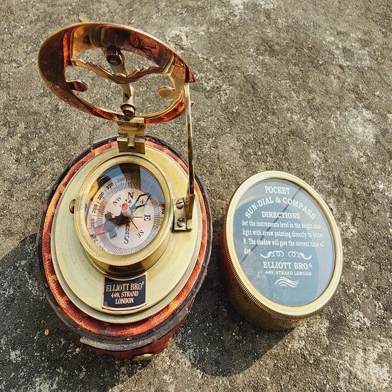 

Бронзовый барабан Солнечные часы Компас Определение направления и приближение времени Антикварные подарки для коллекции Подарок для него Подарок на день рождения Выпускной Крещение