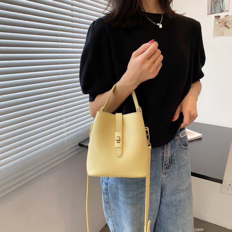 Yellow Portable Bucket Bag Girls Simple Solid Color Versatile Shoulder Bag Commuter Fashion Messenger Bag Small Bag