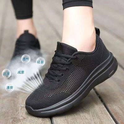 E-Commerce beliebte Frühling- und Sommer-Mesh-Schuhe Damen atmungsaktive und rutschfeste schwarze Sportschuhe Damen weich besohlte Laufschuhe lässiger Partnerschuh