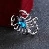 Mode Nieuwe Koreaanse Kristal Schorpioen Insect Metaal Broche Speld voor Mannen Badge Revers Shirt Pak Kraag Spelden Sieraden Accessoires