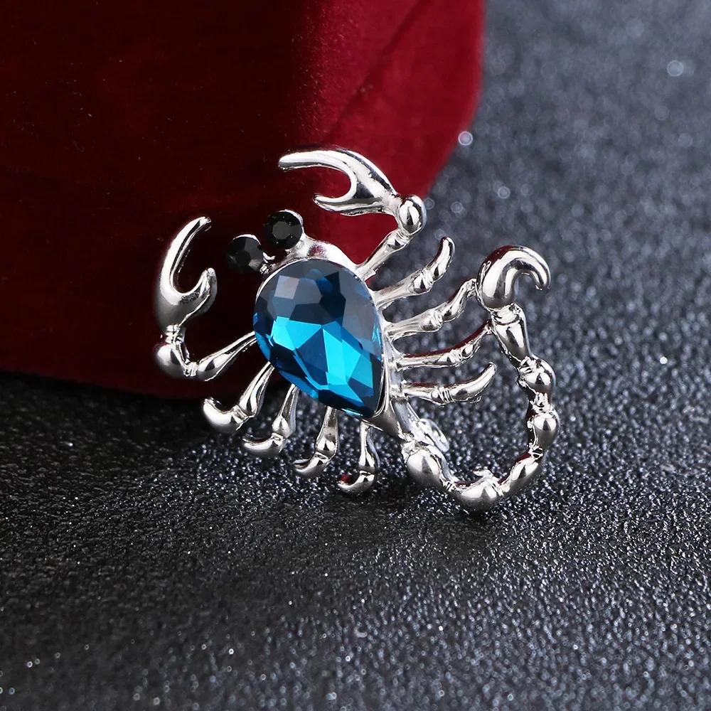 Mode Nieuwe Koreaanse Kristal Schorpioen Insect Metaal Broche Speld voor Mannen Badge Revers Shirt Pak Kraag Spelden Sieraden Accessoires