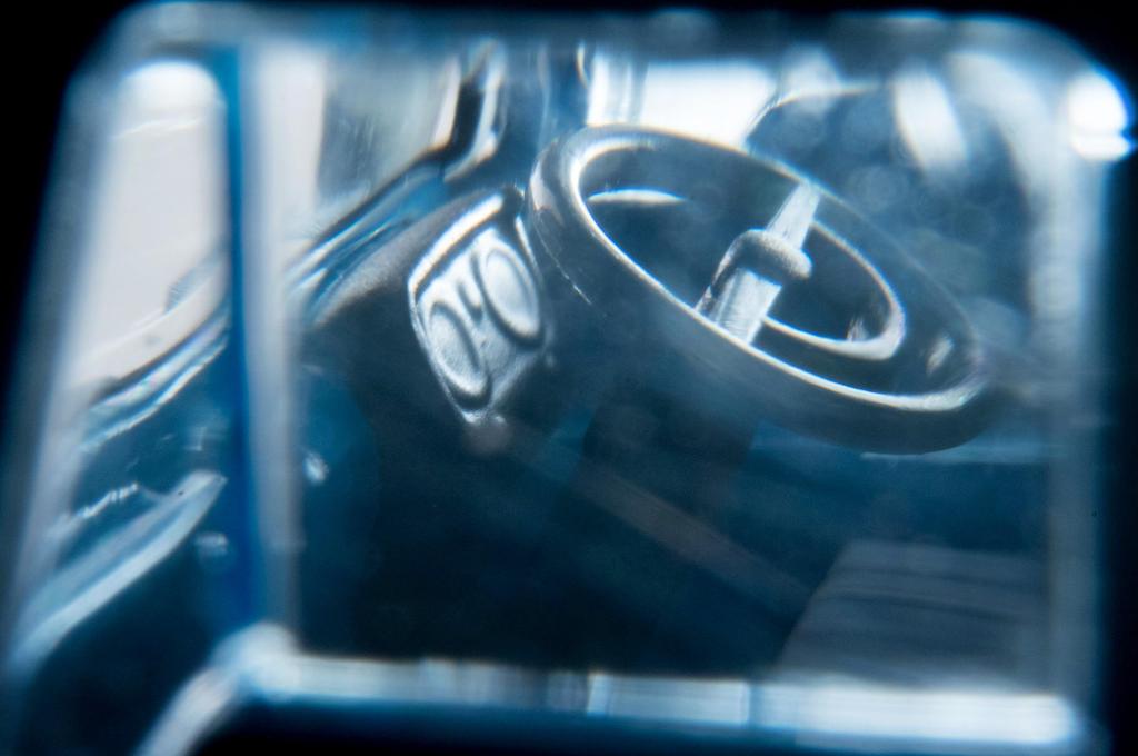 Tomytec Tomica Limited Vintage 1/64 Scale LV-191b Isuzu Elf High-Floor Platform Blue 1966 Model (Finished)