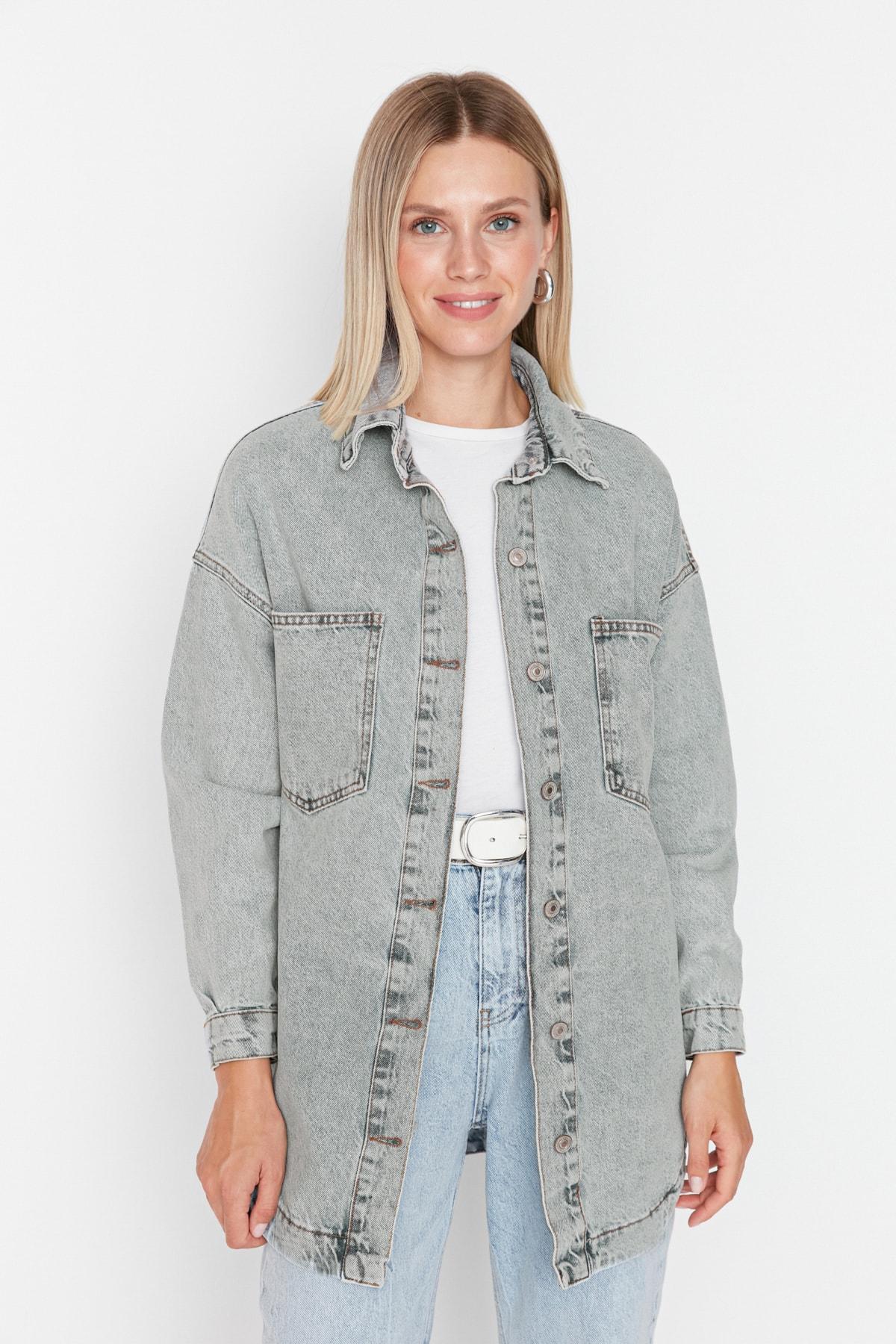 

Голубая джинсовая куртка с двумя карманами TCTAW23CK00010