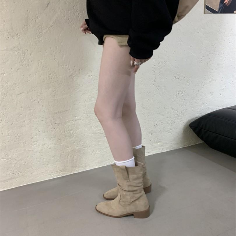 Inner Height Increasing Brown Suede V-Mouth Pile Medium Tube Martin Boots Women's Boots 2025 Autumn High Heel Short Boots Skinny Boots