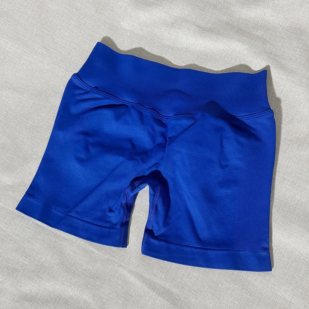 DFYNE Candy Color Raffung Nahtlose Yoga-Shorts - Dreiteiliger Bund, Enge Passform