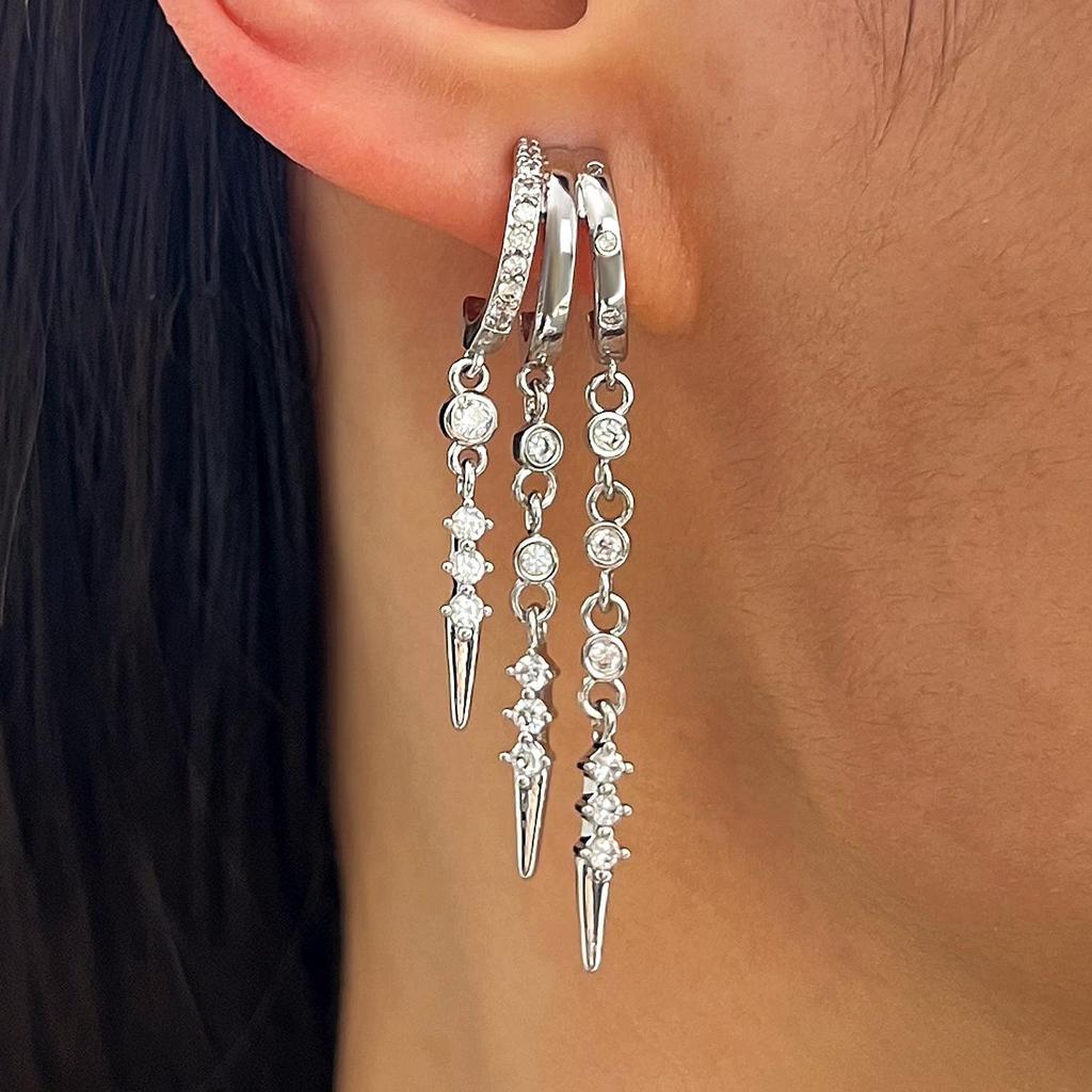 Set di orecchini asimmetrici a stella e luna europei e americani: Orecchini a Bottone e Ear Cuff alla Moda con Zirconi