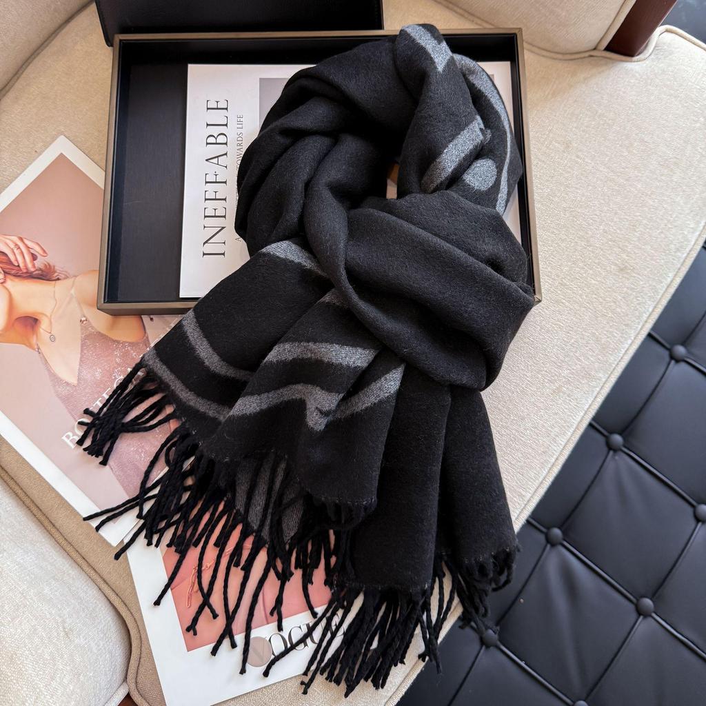 Elegant Double-Sided Scarf: Thick, Warm Neck Warmer for 2025 Autumn/Winter – Stylish and Trendy Shawl