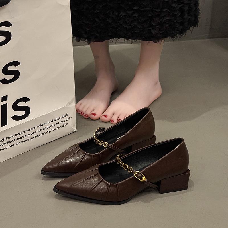 

Женская обувь весна новая остроносая одинарная обувь женская с внутренней высотой подъема туфли Мэри Джейн с цепочкой на ремешке мягкие балетки 40