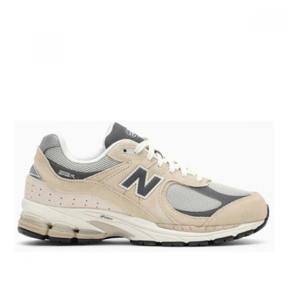 

New Balance Beige Grey Leather Sandstone Sneakers M2002rfadle Ss US5.5US UN