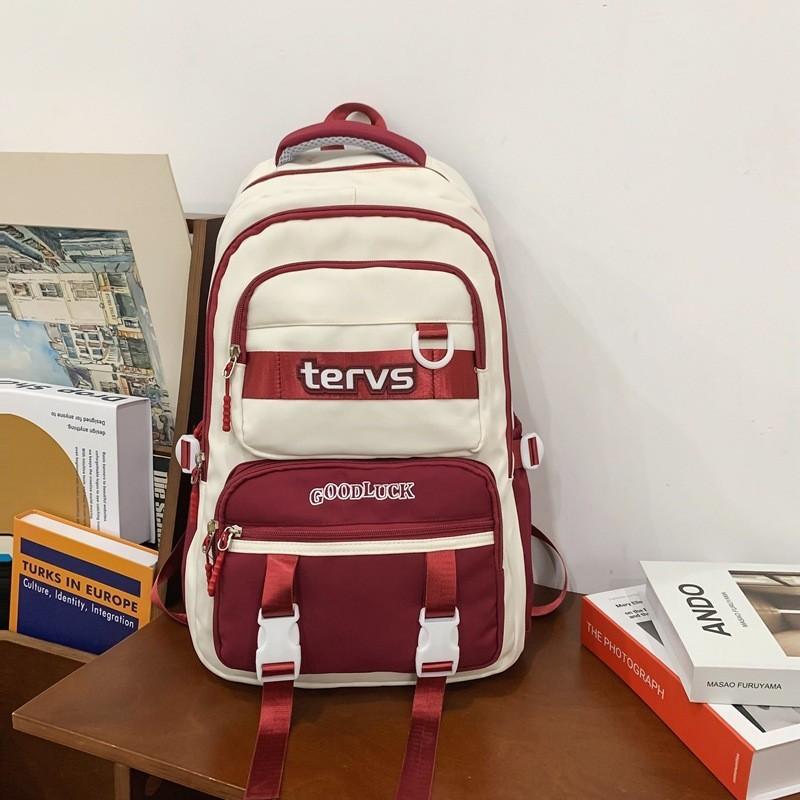 Stylish High-contrast School Backpack With Trendy Design For Comfortable Business Travel красный