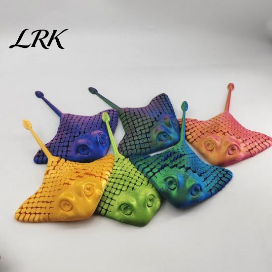 Manta Ray Toy 3D Printed Fidget Toy, Articulated Stress Relief Ocean Sea Creature Figurine Flexible Animal Figurine, Desk Decoration for Home Office