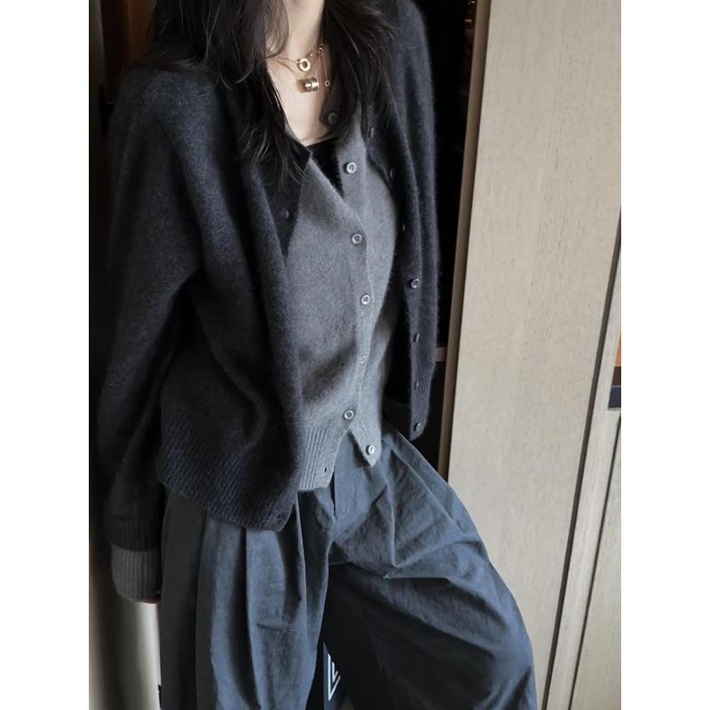 Lazy wind fake two-piece knitted cardigan women's autumn and winter outer sweater jacket design button top