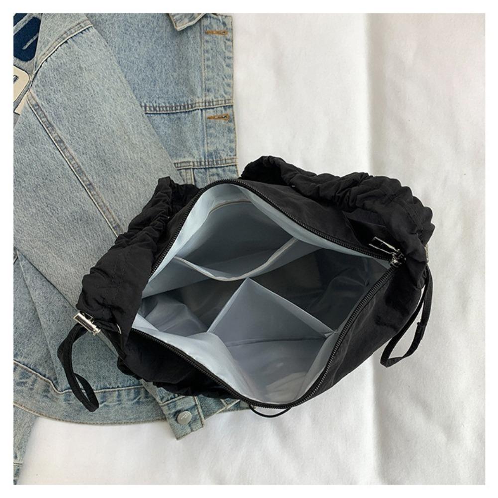 Nylon Drawstring Crossbody Bag Large-Capacity Tote Bag Trendy Pleated Shoulder Bag Outdoor