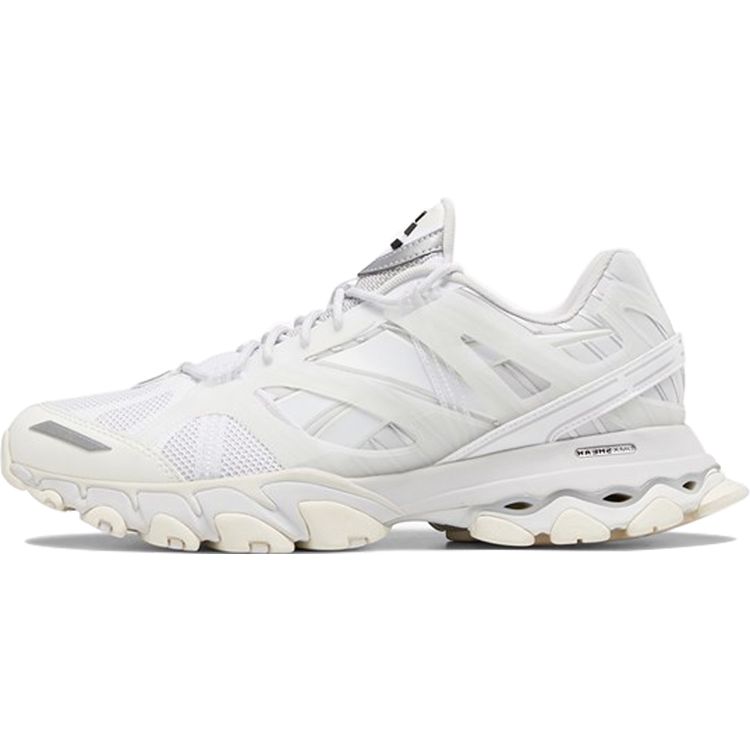 

Белые кроссовки унисекс Reebok DMX Trail Shadow Porcelain Chalk EF8810