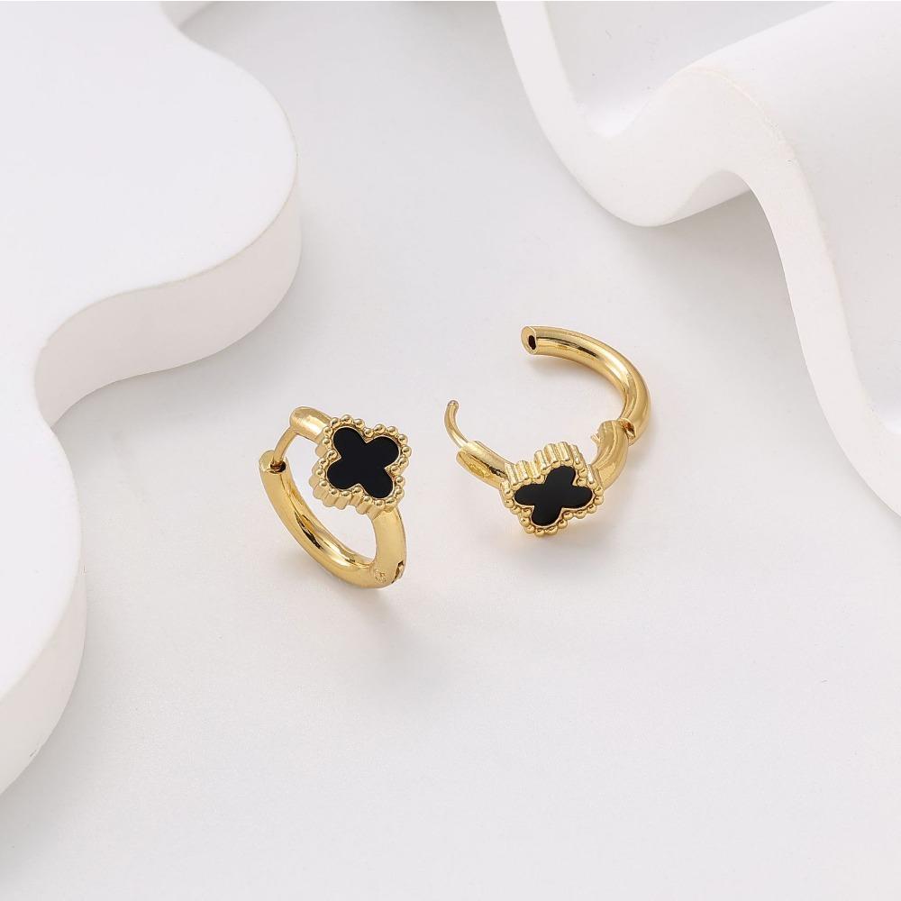 Titanium Steel Versatile Hoop Earrings Fashionable and Sophisticated with Resin-coated Four-leaf Clover Design Women's Earrings