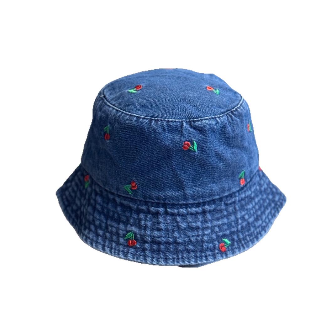 Korean-style new cherry embroidered denim bucket hat for women, summer trendy fashion influencer style hat for spring and autumn