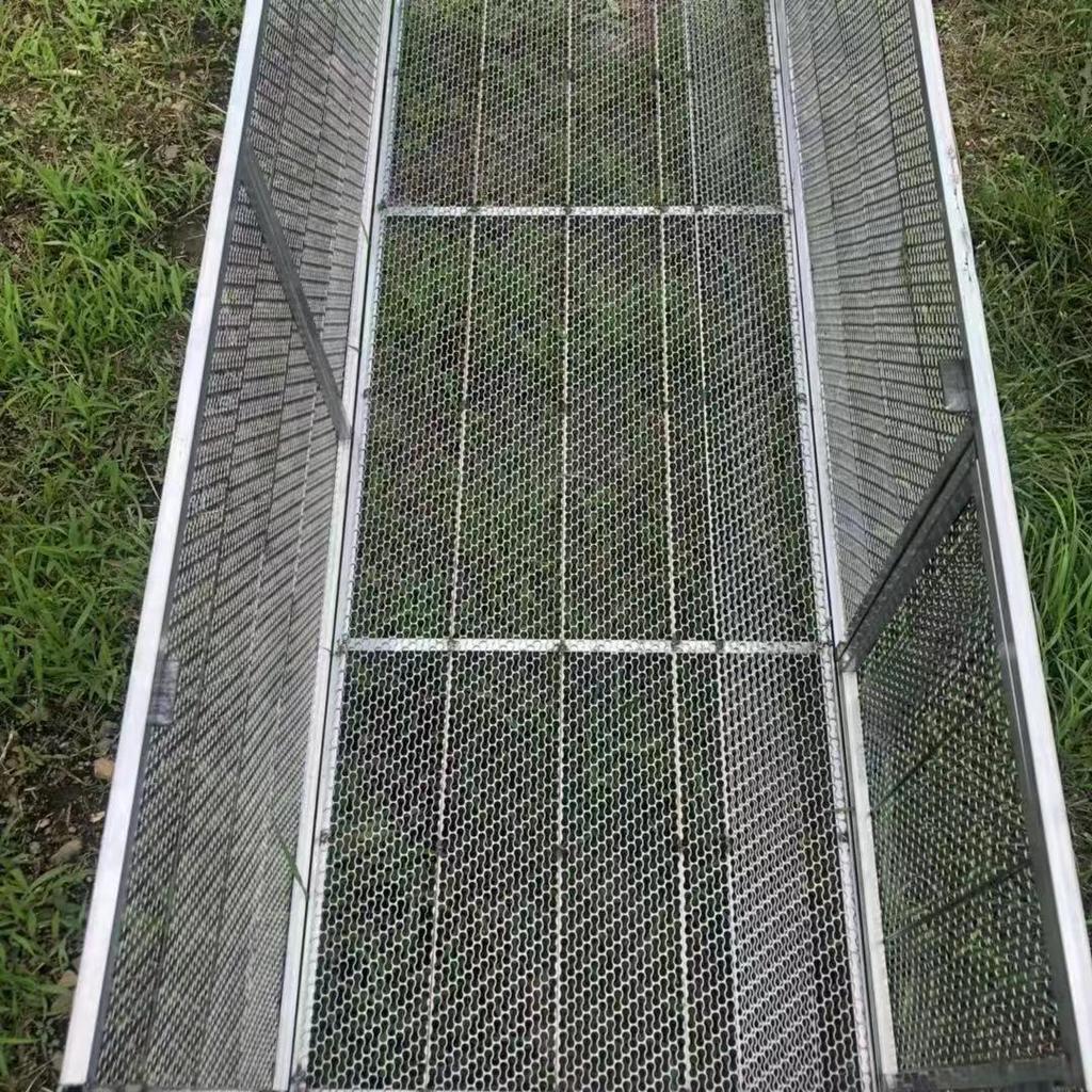 Extra Large Reinforced Chicken Coop with Anti-Weasel/Rat Wire Mesh for Poultry and Small Animals