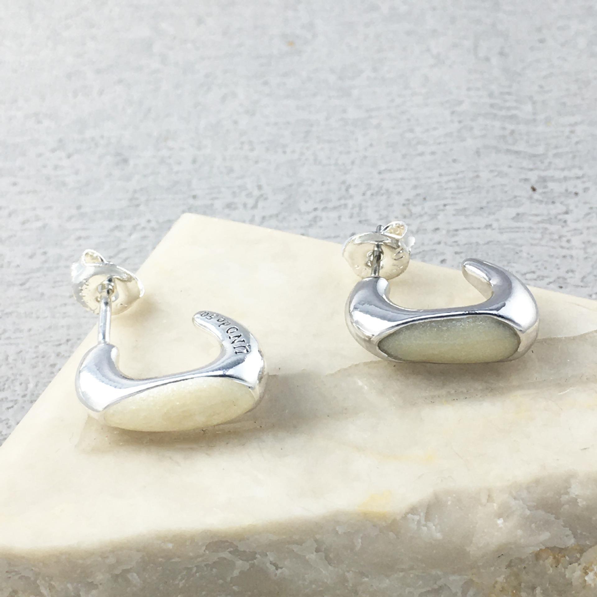 2024 UNOde50 Elegant Women s Earrings - Best-selling Romantic Jewelry Gift Electroplated