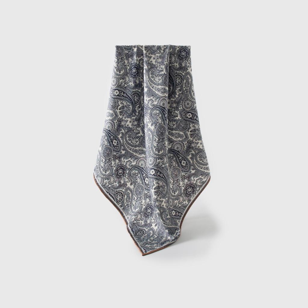 Elegant Dual-Sided Wool Scarf: Versatile Fashion Shawl for Ladies