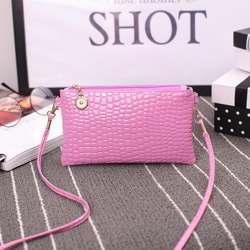 A Hair Delivery Women's Bag, a Small Bag, a New One-shoulder Diagonal Span Women's Crocodile Pattern Messenger Bag, Guangzhou Source