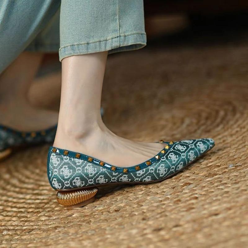 

Best Women Heels Shoes 2024 Spring New Pointed Rivet Single Shoes French Personality Heel Women s Shoes Comfortable Casual Shoe 34 павлин голубой