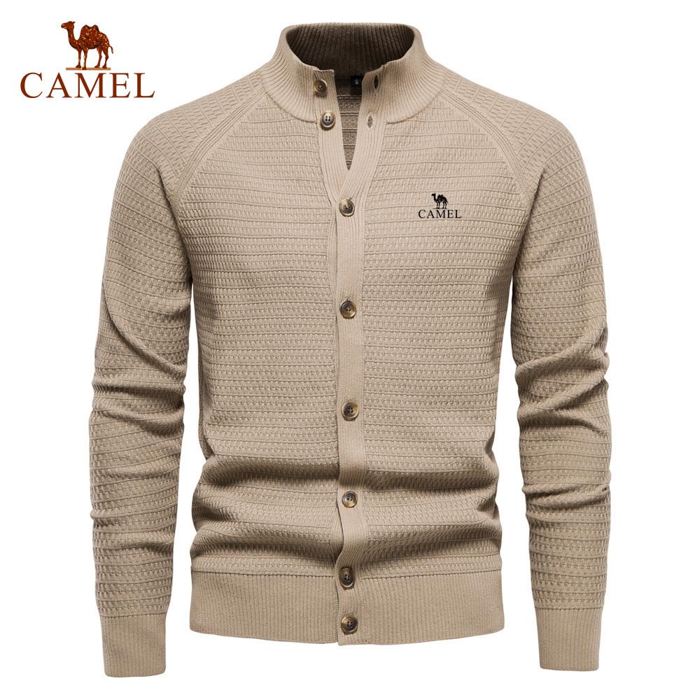 Camel Suéter de punto de alta calidad para hombre, cárdigan de color sólido con bordado de nueva tendencia para otoño e invierno.