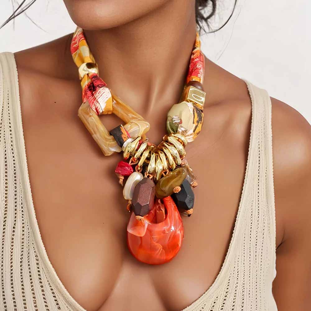 Collana geometrica a contrasto statement fatta a mano per donna Gioielli trendy per matrimoni e feste