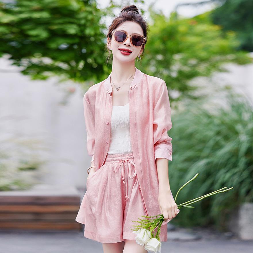 Popular fashion suit women's  new small long-sleeved sunscreen shirt and shorts two-piece set