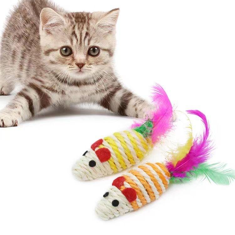 Sisal Mouse Cat Toy with Feather - Educational and Interactive Pet Plaything