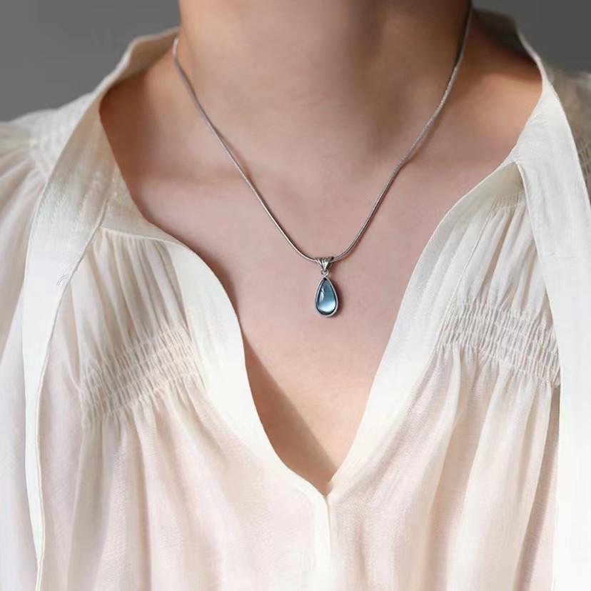 Temperament Niche Joker Blue Drop Pendant Necklace Women's Fashion Jewelry Clavicle Gift Party