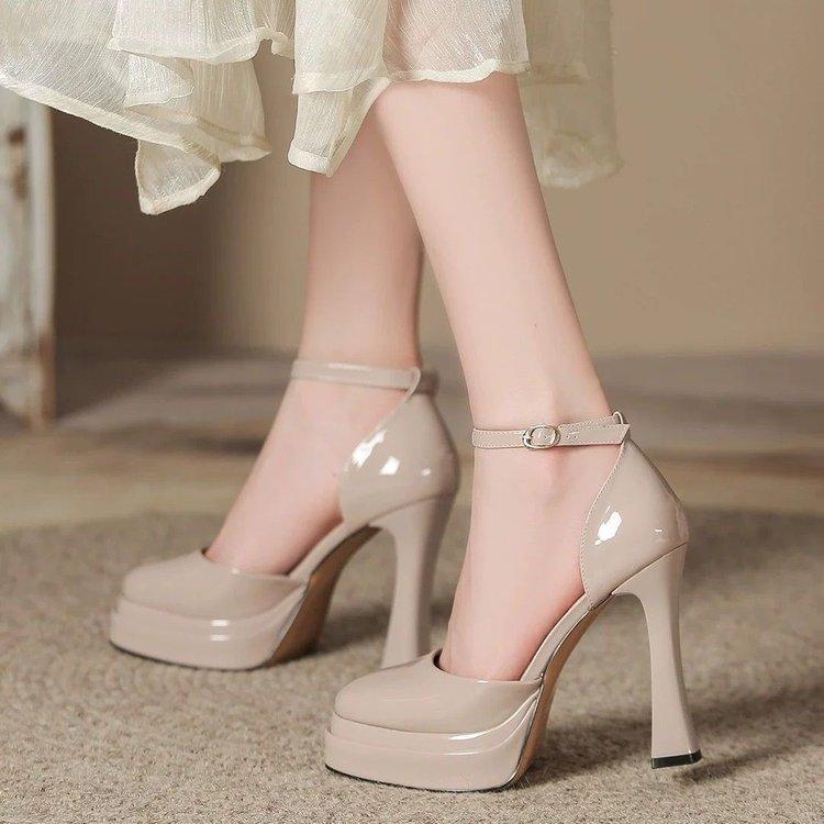 

Модная французская сексуальная обувь на высоком каблуке для женщин 2025 Осень Новая лакированная кожа Полая Модная Одиночная обувь Пряжка Водонепроницаемая Платформа Высокий каблук Женщины 37 хаки