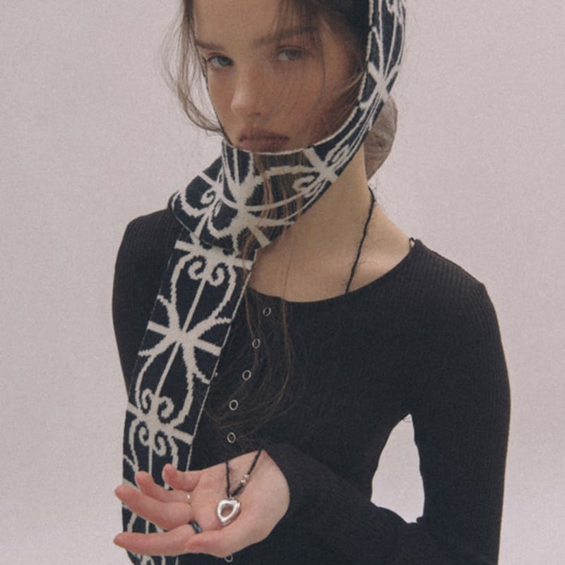 

nff endearing muffler-black ONE