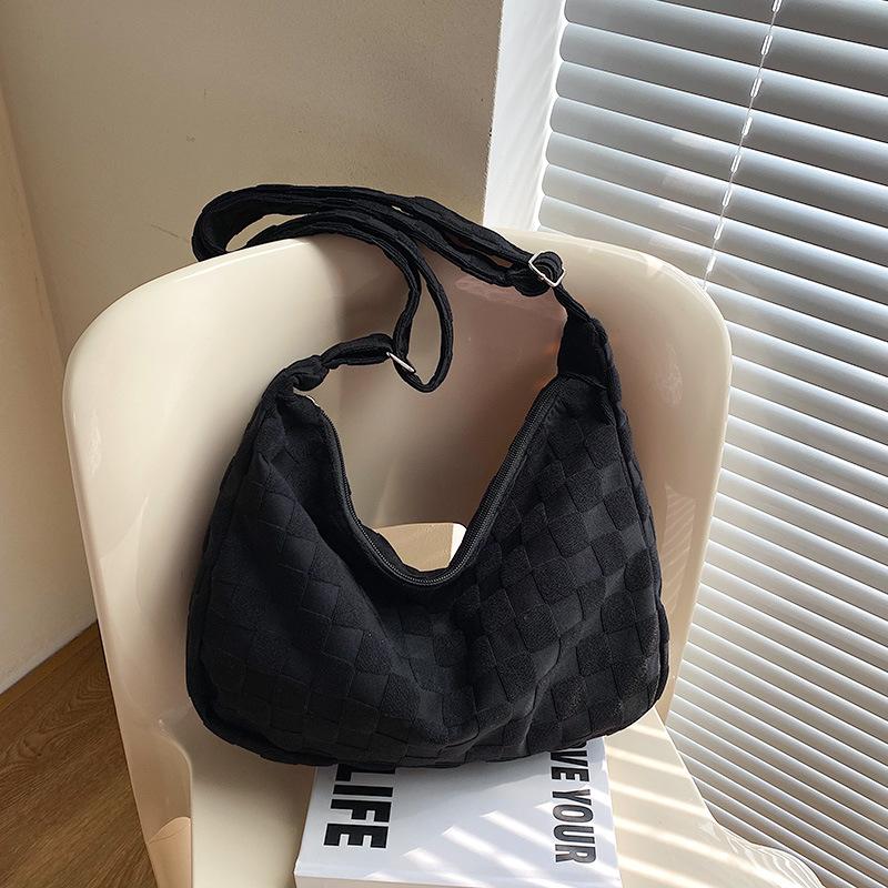 

Autumn and winter new plush plaid handbag bag retro large-capacity shoulder bag casual hand carry messenger bag bag