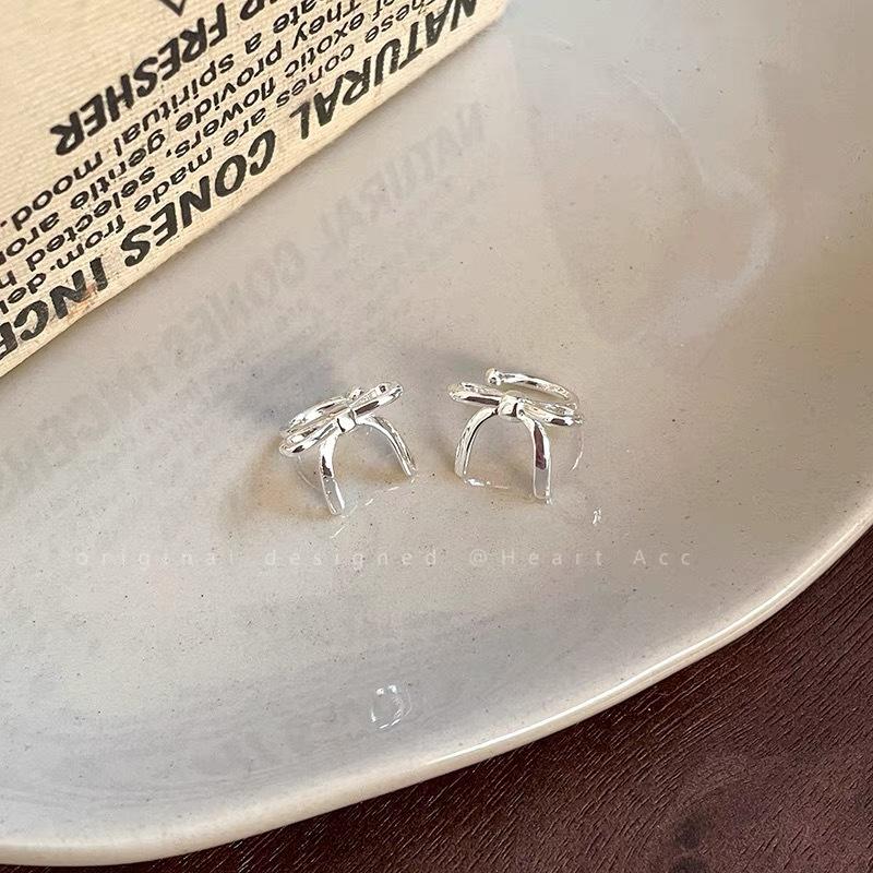 

1 Pair Cute Simple Clip Earrings Exquisite Unique Bowknot Design Suitable Daily Wear Versatile Fashion Women Clip-on Earrings