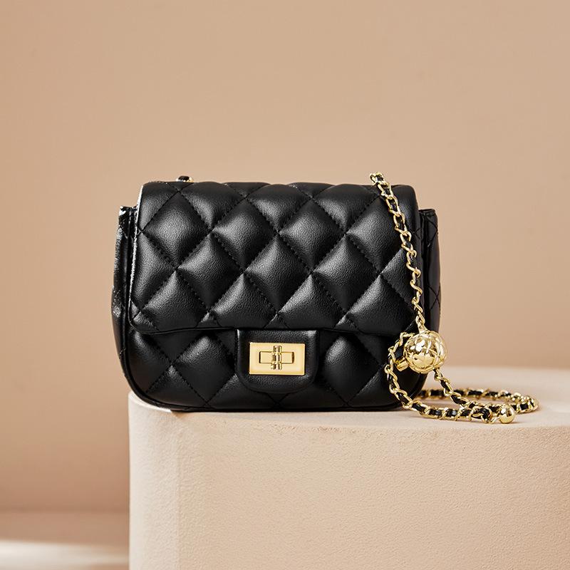 

Mrs. Qiao Women s Bag New 2025 Genuine Leather Small Bag Quilted Chain Bag Fashionable Shoulder Bag Crossbody Bag Long18.5CM、 Wide7CM、H чёрный