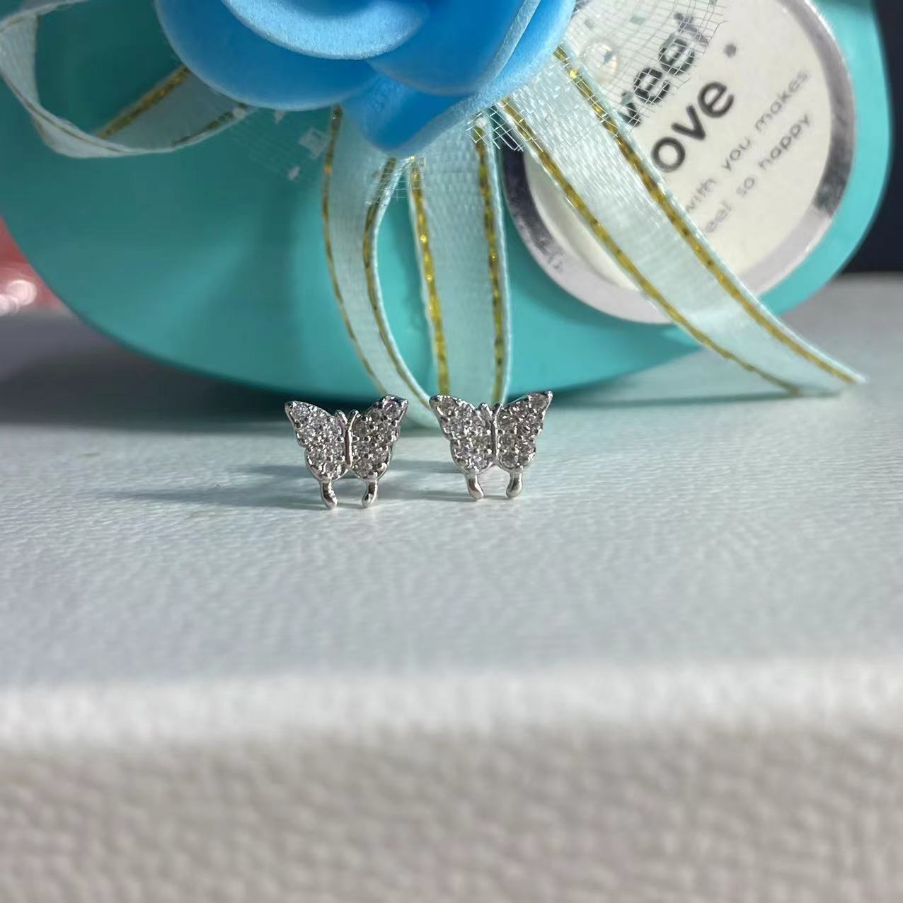New micro-inlaid zircon fairy Mori butterfly pattern stud earrings, simple and small earbone stud earbone clip