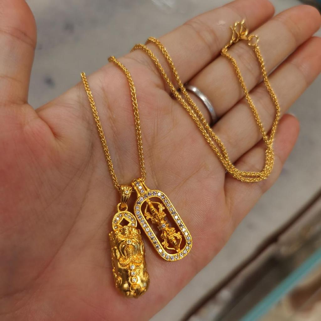 Collier pendentif Vajra Pixiu clouté de diamants de Wei Xue en imitation Or Sable