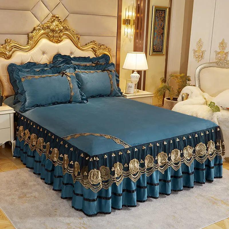 Crystal Velvet Bedspread Plush Lace Bed Skirts Sets Thin Comforter Embroidered Bedding Set with Pillowcases for Queen King Size