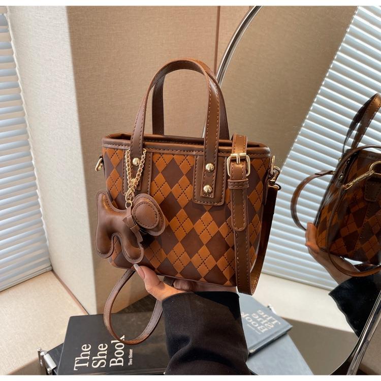 

Премиум мягкая искусственная кожа портативные женские сумки-ведра весна новая мода Lingge дамская сумка-мессенджер на одно плечо ретро женская маленькая квадратная сумка-корзина кофейный