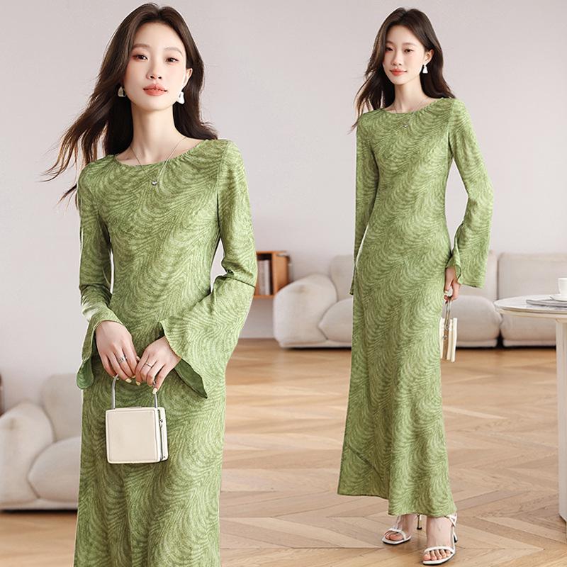 Green Field Slimming French Retro Bodycon Dress - Elegant Ribbed Long Sleeve