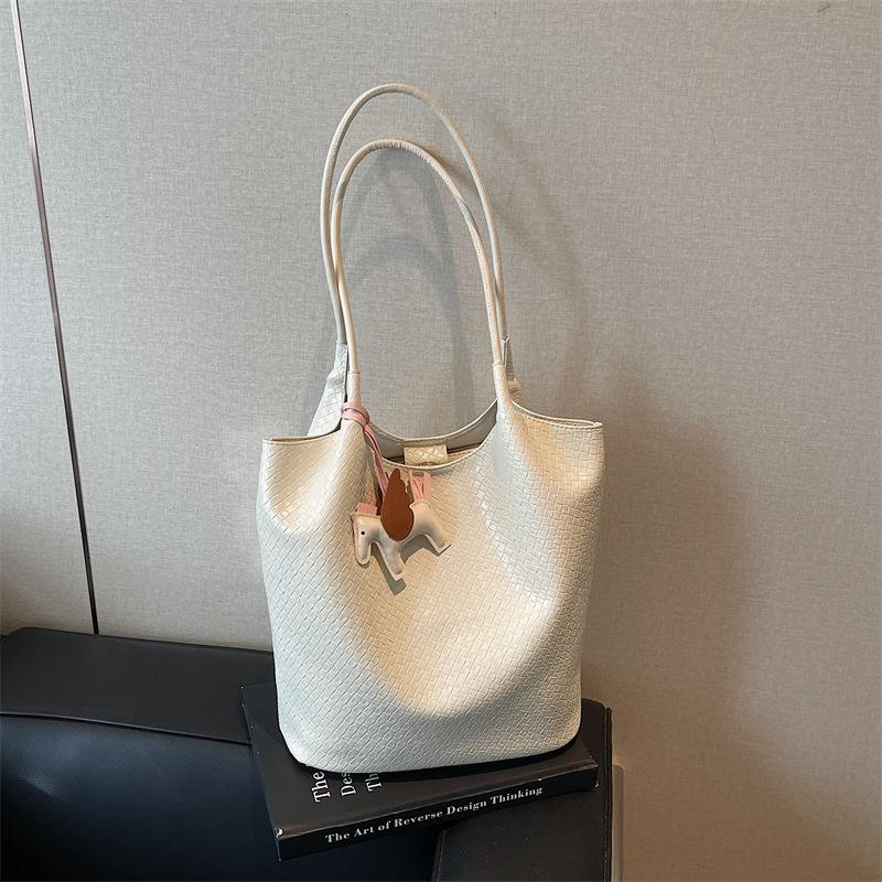 

Премиальный сенс большая вместимость сумка под мышкой женская 2025 новая мода сумка-ведро портативная сумка через плечо сумка-тоут