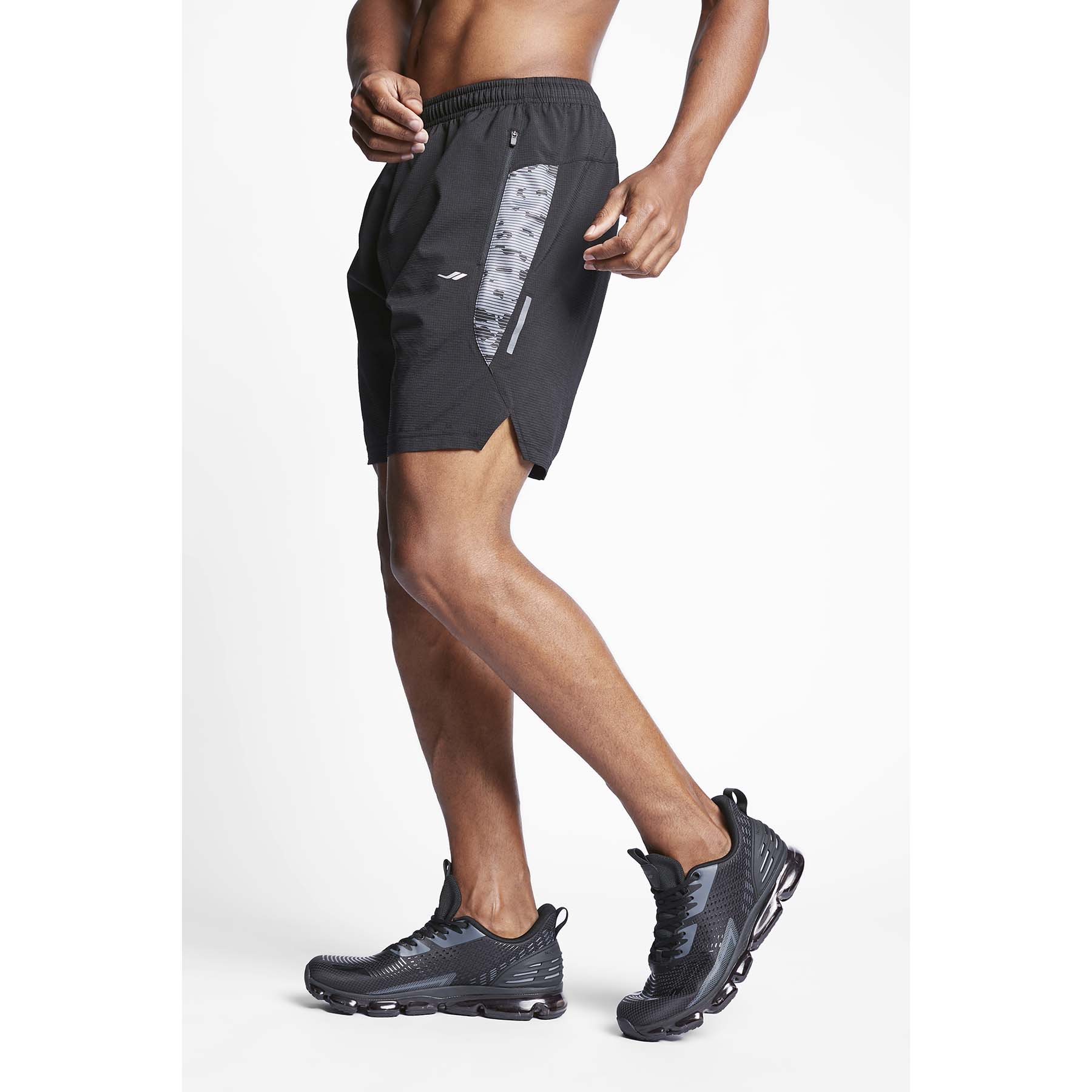 

Черные мужские беговые шорты Lescon