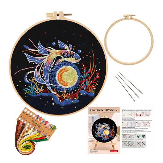 Star Goldfish Embroidery Kit Embroidery Starter Kit with Hoop Fabric Threads Adult Needlework Kit for Beginners Home Decor A