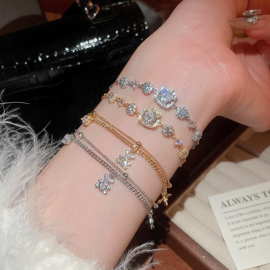 18K Gold Plated Zircon Cat Flower Bracelet: Cute, Exquisite, Versatile, and Luxurious Jewelry for Women