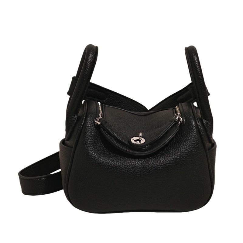 

Urban Chic Solid Color Pu Handbag For Women With Lock Closure And Interior Pockets For Daily Use чёрный