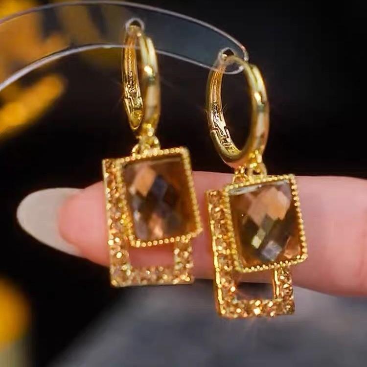 

Vintage light luxury celebrity style geometric zircon ear buckle Maillard exquisite small fragrant style earrings fashion crystal earrings